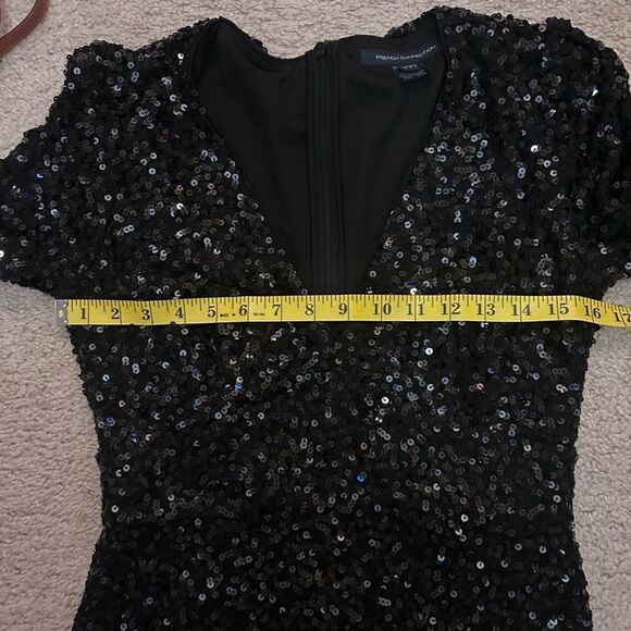 CELLIENNE SEQUINED PLUNGING COCKTAIL AND PARTY DRESS belle sleeve - Picture 10 of 11